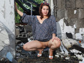 Karina pokazuje to i owo